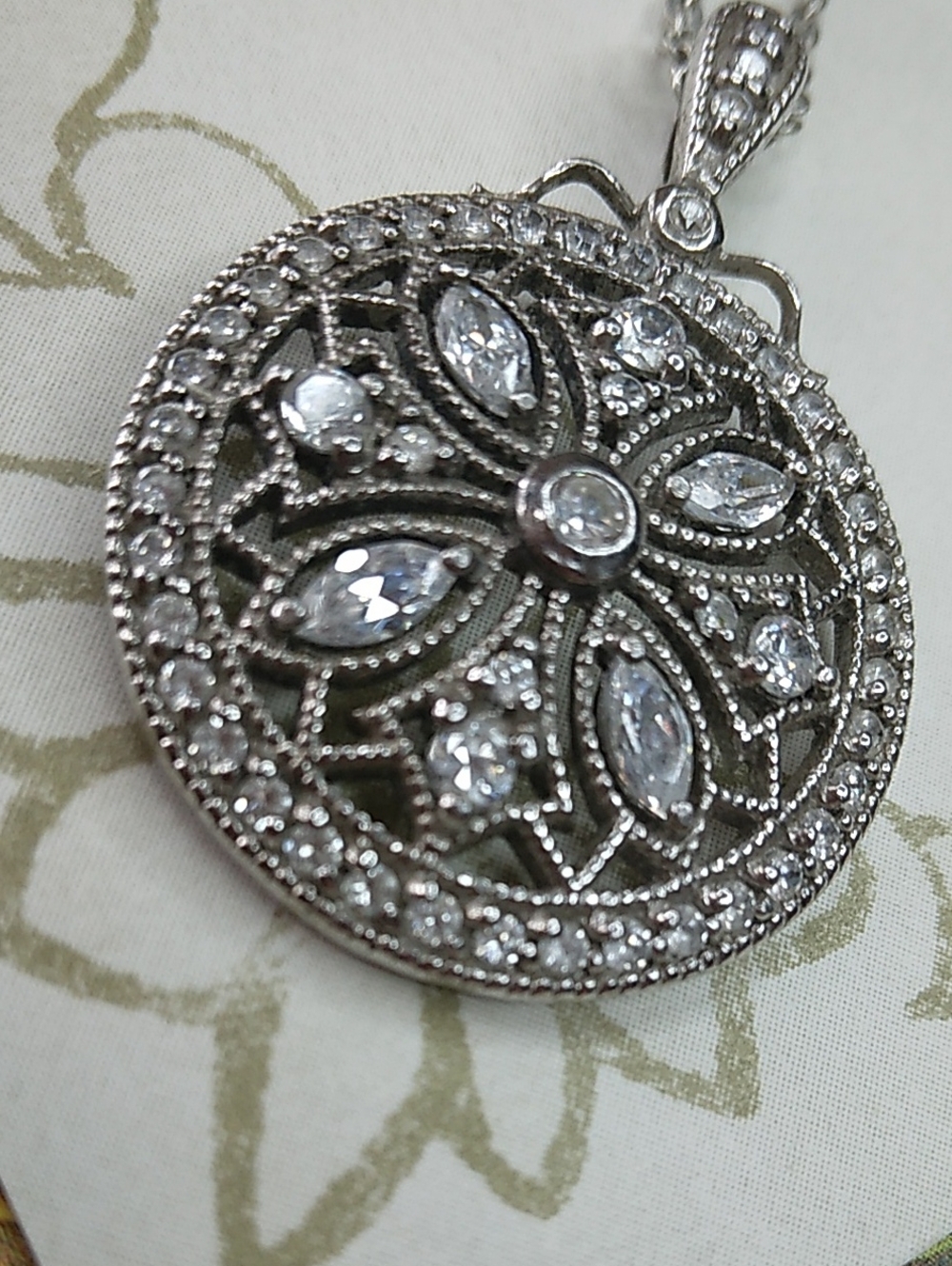 Sterling Silver 925 Medallion Pendant with Faceted Crystals Necklace - Picture 4 of 7